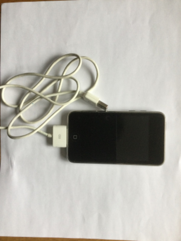 IPod A1318 3rd Generation 32 GB in iPods & MP3s in Markham / York Region - Image 3