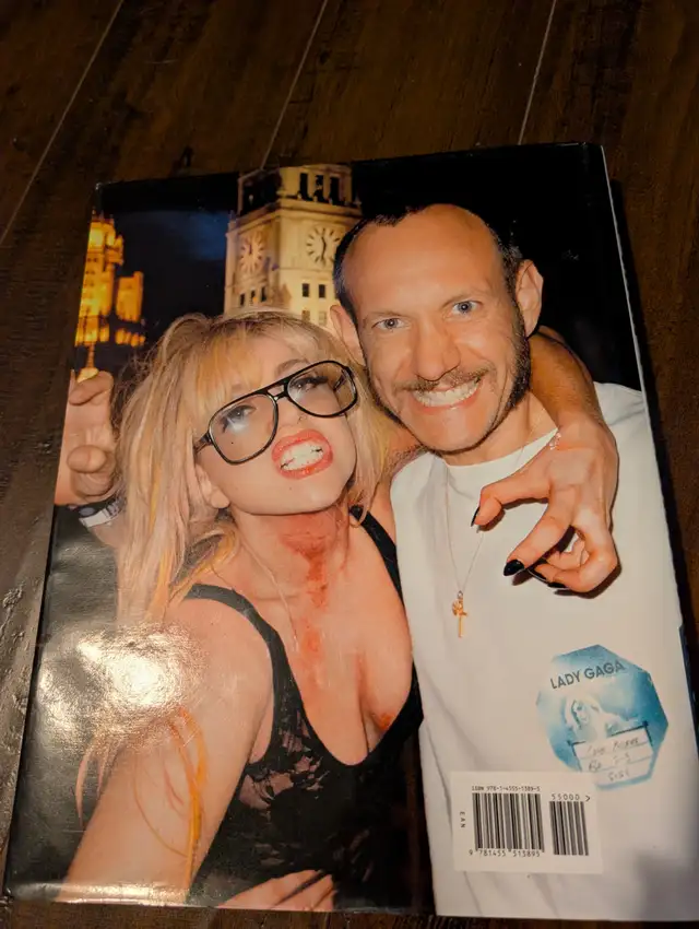 Lady Gaga Chromatic Book in Other in Mississauga / Peel Region - Image 3