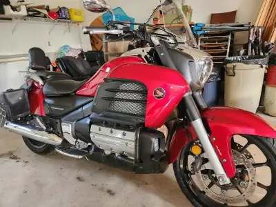 2015 Honda Valkyrie 40th Anniversary New tires New battery Liquid Cooled Fuel injection Shaft Drive...