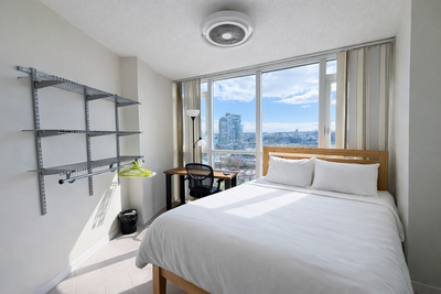 Furnished Private Room In Yaletown Vancouver, BC - Move-in Ready * Fully furnished private room * We...