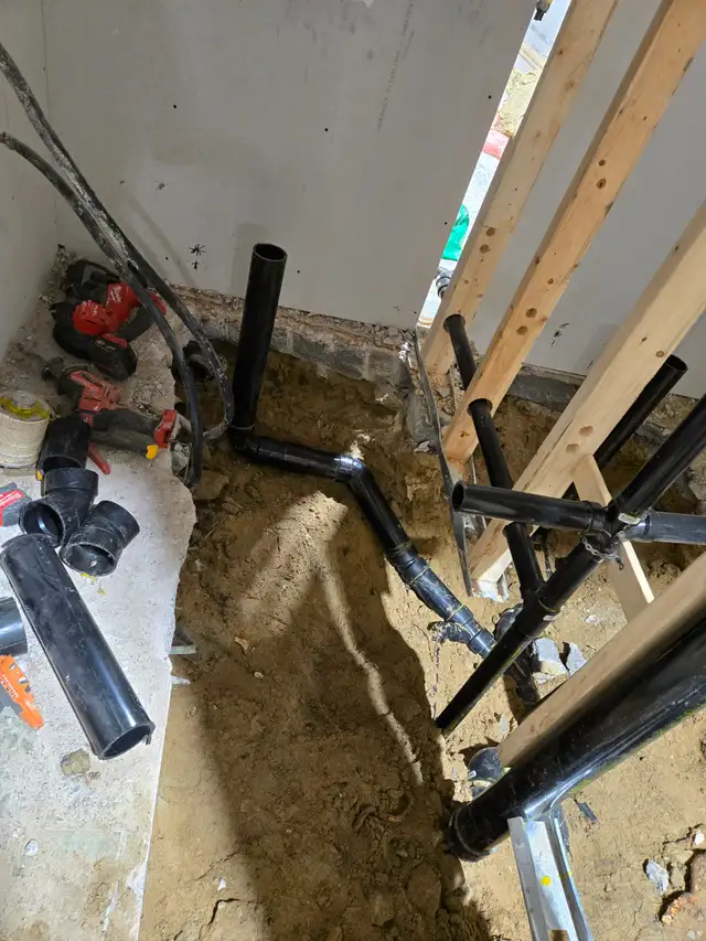 Plomberie Le Fil Bleu, Plumbing the Blue Wire418454807574620165