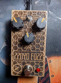 THE ZZOYD FUZZ Hand Made and still Alive in KYIV!