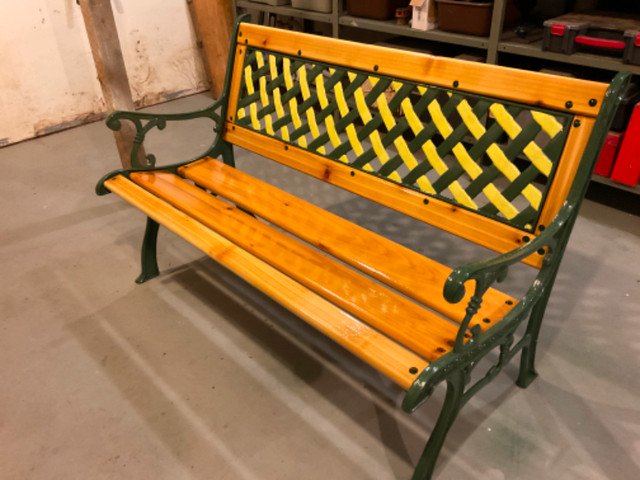 Cedar garden bench in Patio & Garden Furniture in Barrie - Image 2