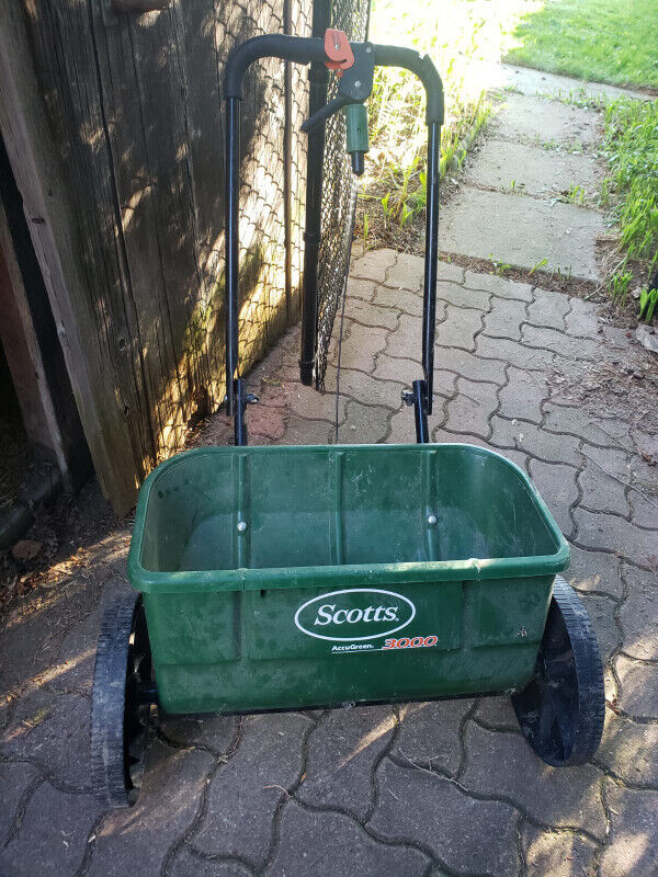 The Scotts AccuGreen 3000 drop spreader sold Outdoor Tools & Storage