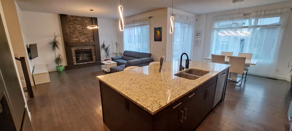 Spacious Family House in Cochrane 3