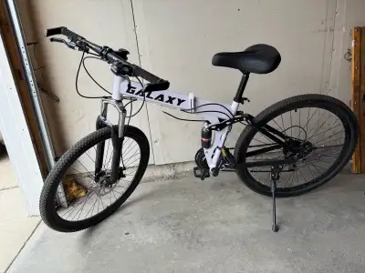 Like NEW, Bought this year only used once. Good quality and comfortable. Foldable Regular size for a...