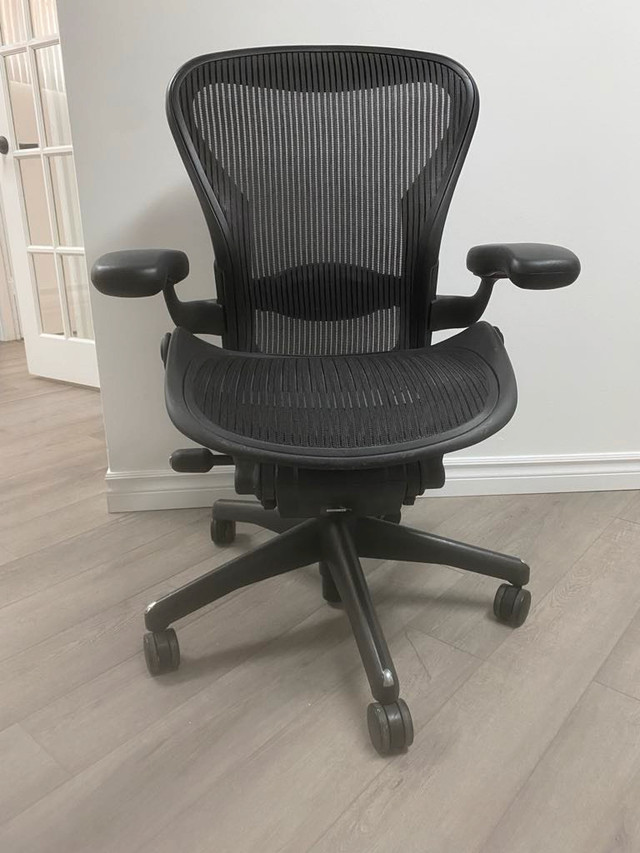 chaise ergonomique herman miller aeron dans Chaises, Fauteuils inclinables  à Longueuil/Rive Sud