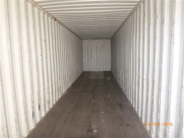Used 20 ft and 40 ft containers For Sale in Cobourg in Outdoor Tools & Storage in Oshawa / Durham Region - Image 10