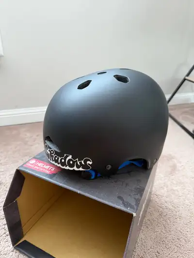 Shadow Featherweight Helmet size large/XL, View more