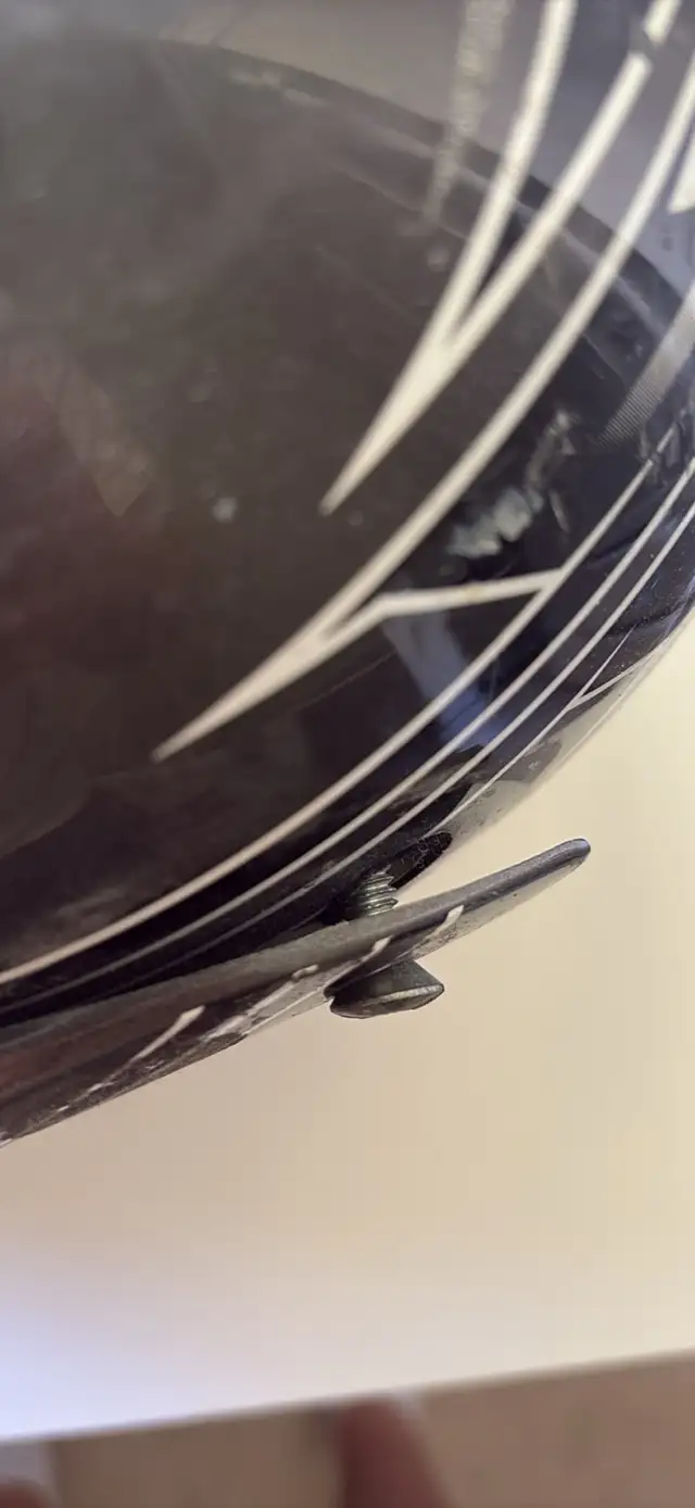 Youth X/XL HJC Helmet in Motorcycle Parts & Accessories in Hamilton - Image 4