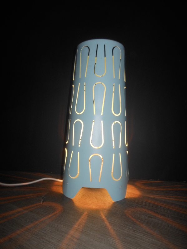 Table lamp in Indoor Lighting & Fans in City of Montréal - Image 3