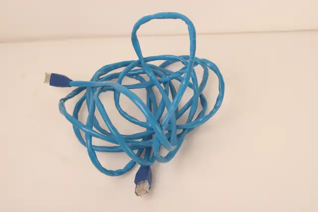 D-Link Powerline Adapter AV2 Up to 2000Mbps DHP-700AV Ethernet in Networking in City of Toronto - Image 9