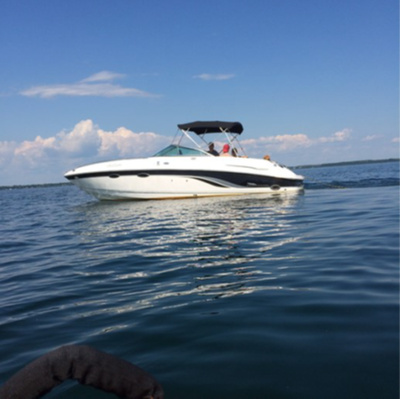 This perfect family boat is a 2001 with approximately 490 hours on the engine. It is fully loaded an...