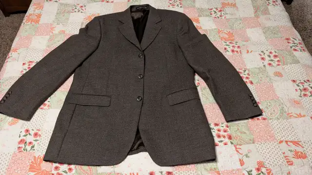 Suit brand new 100% wool. in Men's in Cambridge - Image 2