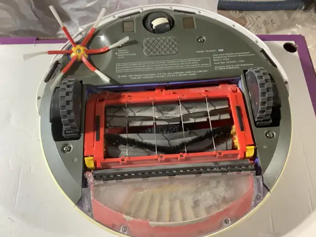 Vacuum Roomba in Vacuums in Ottawa - Image 4