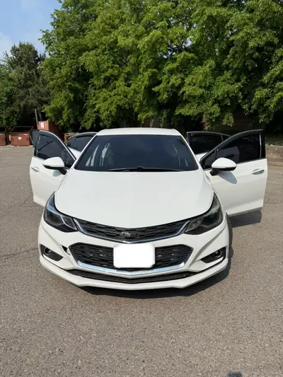**CLEAN TITLE** Selling this amazing 2018 Chevy Cruze hatchback This vehicle is clean inside out and...