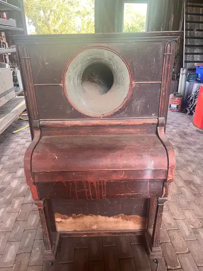 Very rare antique Columbia piano case phonograph. The first inside horn machine Columbia made. Needs...