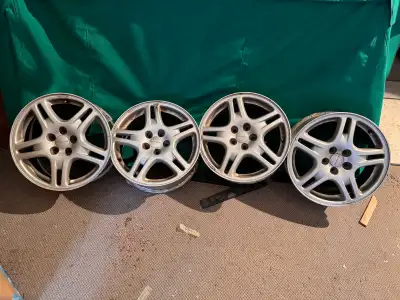 Subaru WRX OEM alloy rims 6.5Jx16 ET55 Bolt Pattern (PCD): 5x100 had 205/55R16 tires on these rims