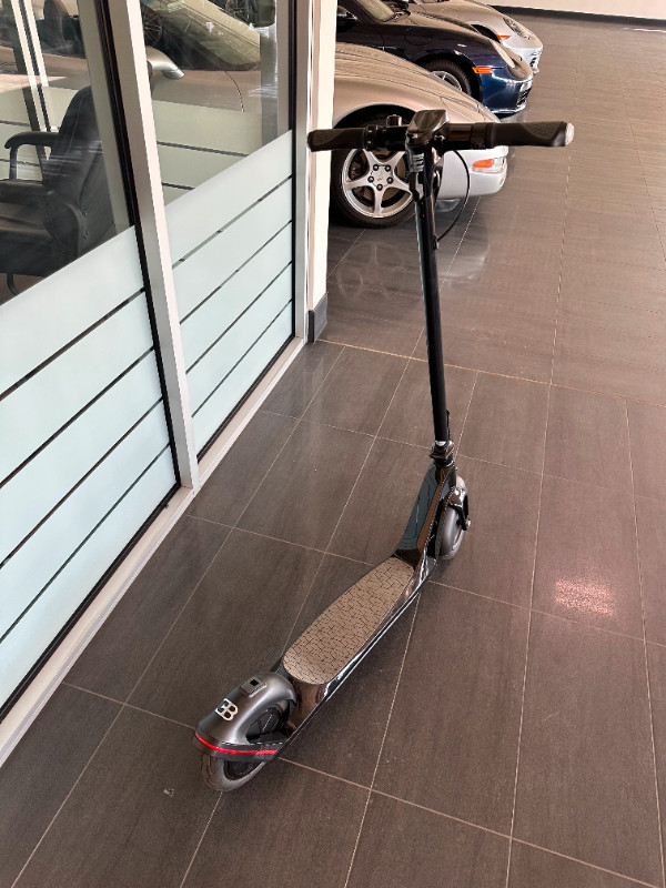 Bugatti Electic Scooter in Scooters & Pocket Bikes in Calgary - Image 3