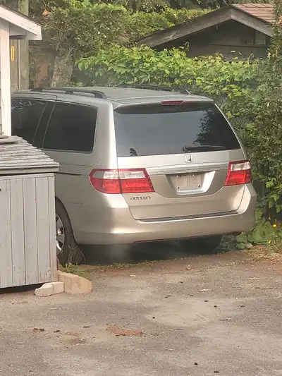 Honda Odyssey, mint condition, 180km, highway miles, one owner, fully loaded. Very clean, new tires,...