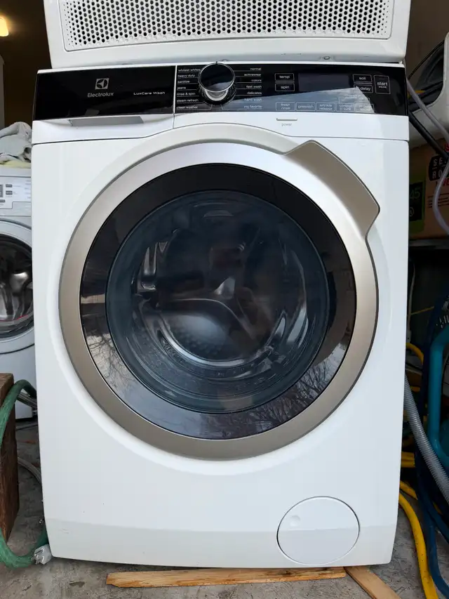 Electrolux washer ventless dryer set in Washers & Dryers in City of Toronto - Image 3