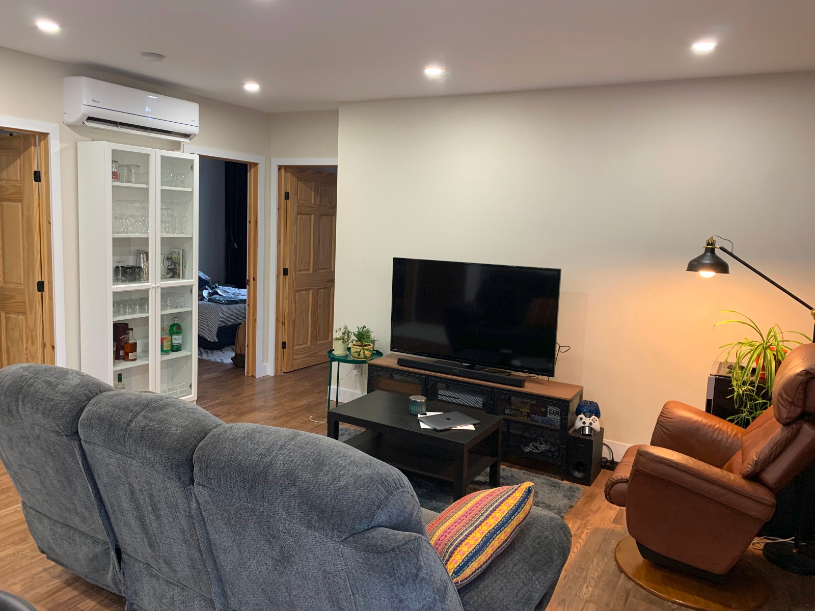 CONDO  5 1/2 NEUF,LUMINEUX ET MODERNE! — photo 2