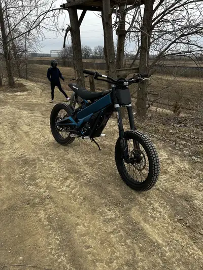 Upgraded Bike – Tons of Extras – Stored Indoors Bike is in great condition with around ~7,000 km and...