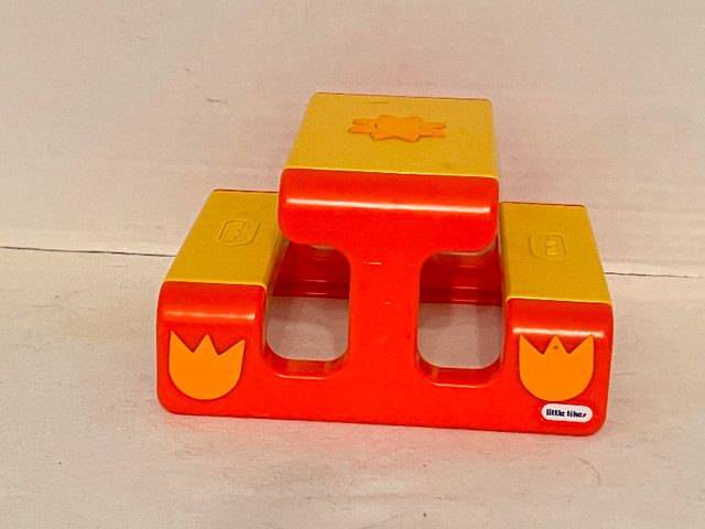 VTG DOLLHOUSE SIZE Little Tikes Picnic Table With Benches in Toys & Games in City of Toronto