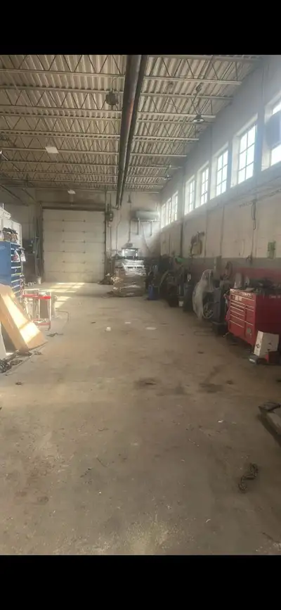 Garage Space for Rent – Ideal for Auto Body Work (Airport & Derry Area) Spacious garage available fo...