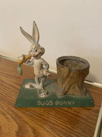 Bugs bunny vintage statue 