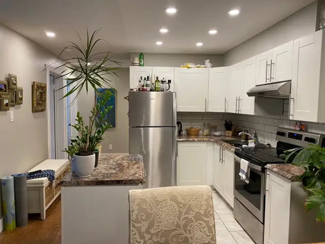 TWO BEDROOM APARTMENT ON MERIVALE ROAD - CENTRAL LOCATION