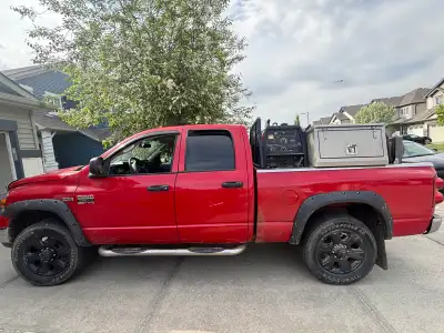 2007 Dodge Ram 2500 · Truck · Driven 229,000 kilometers 2006 Dodge Ram 2500 Heavy Duty 4x4 Crew Cab...