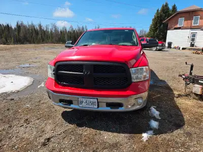 Dodge ecodiesel for parts. Some of the parts available -Box -doors -tailgate -interior -diff -transm...