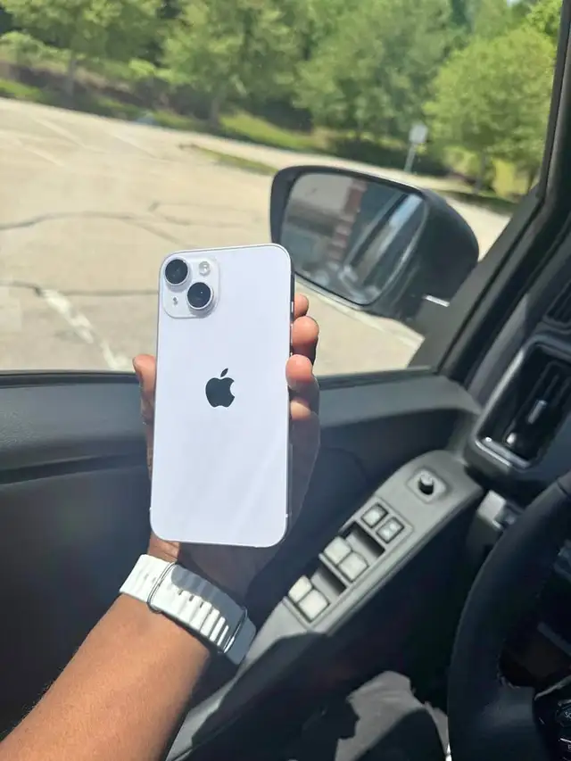 iPhone 14 128GB • iPhone 14 Pro 256GB • iPhone 14 Pro Max 256GB