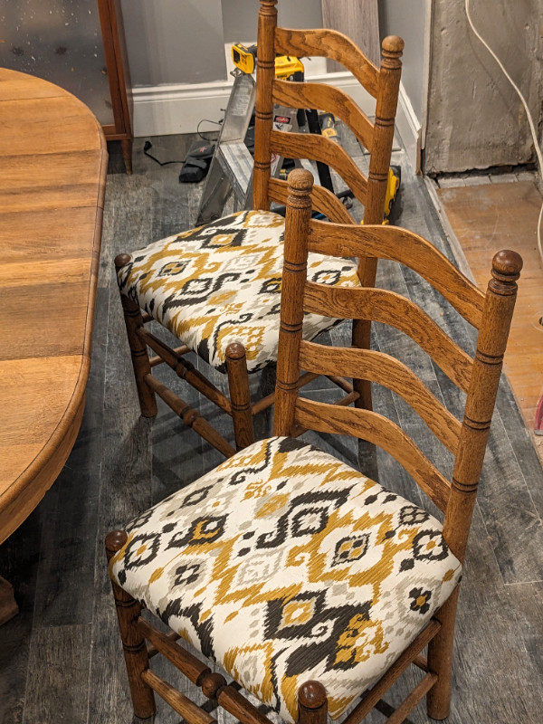 Dining room table + 4 chairs - beautiful warm wood, refinished in Dining Tables & Sets in Hamilton - Image 2