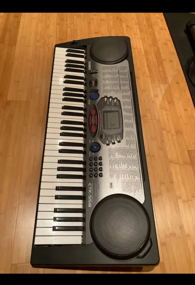  Electric keyboard by Casio in Pianos & Keyboards in Laval / North Shore - Image 5
