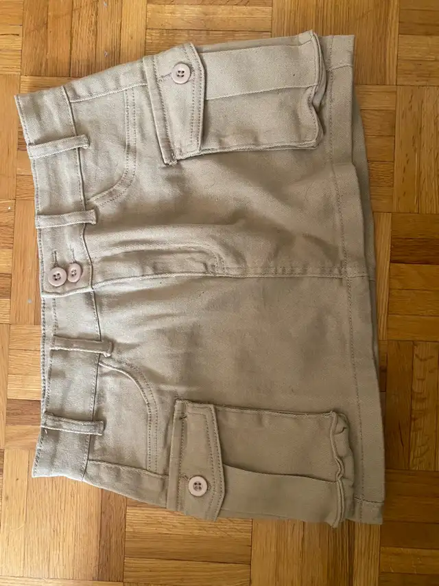  Cute tan cargo skirt  in Women's - Bottoms in Oshawa / Durham Region - Image 2
