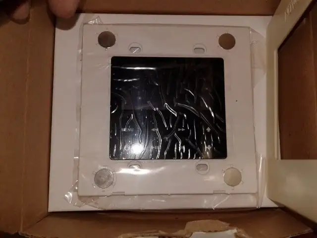 Nuvo Grand Concerto/Renovia/Essentia I8GCP OLED Control Pad, in Stereo Systems & Home Theatre in Mississauga / Peel Region - Image 3