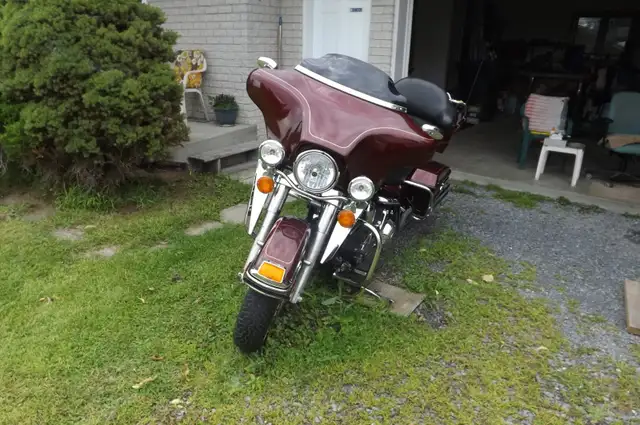 Harley Davidson Electra Glide Classic FLHT 2008 in Touring in Longueuil / South Shore - Image 4