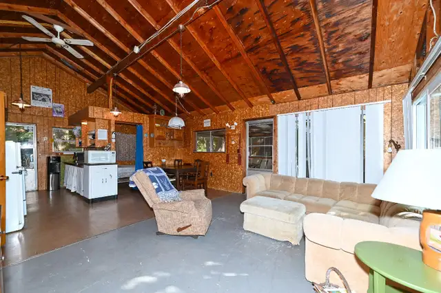 Charleston Lake Rental Cottage - Flip Flop Inn in Ontario in Canada - Image 6