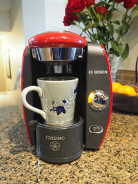 Tassimo Coffee Maker (Red)
