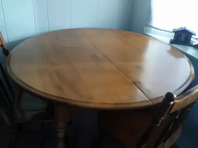 VINTAGE MAPLE 7PIECE TABLE CHAIR SET WITH 2 ADDITIONAL 11"LEAVES, View more