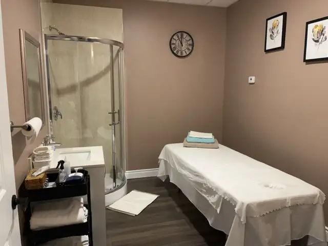 Best Body Massage & Foot Reflexology on Kerr St, Oakville in Massage Services in Oakville / Halton Region - Image 8