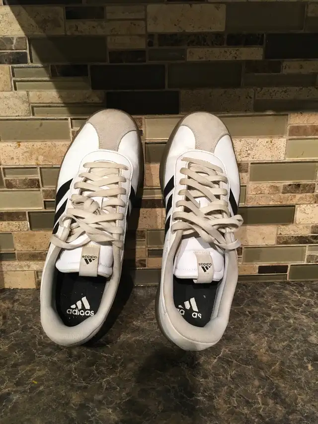 Adidas Shoes Men’s size 11 in Men's Shoes in Kitchener / Waterloo - Image 3