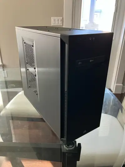 Corsair Carbide Series 200R ATX case Tooless entry, 4 internal 3.5 “bays and 4 internal 2.5” bays an...