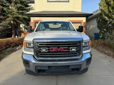 Great condition, Automatic, only 61,000km,6L V8, 2WD, Double Cab, Trailer/RV plug, no accidents, tir...