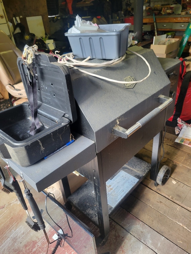 Yardsale 426 Algonquin Avenue north bay | Garage Sales | North Bay | Kijiji