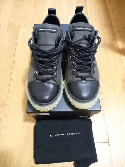 Brand New GIUSEPPE ZANOTTI Mens 42/9, View more