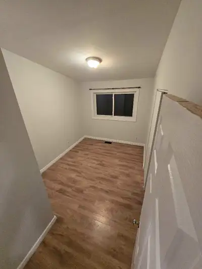 Room for rent Available In New Sudbury