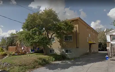 February 2026 Two Bedroom old Memorial Hospital Area - Eat in Kitchen, bright living room, updated b...